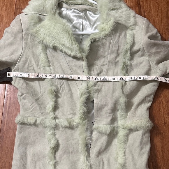 Vintage Green leather and Fur Trim Coat - Picture 9 of 10